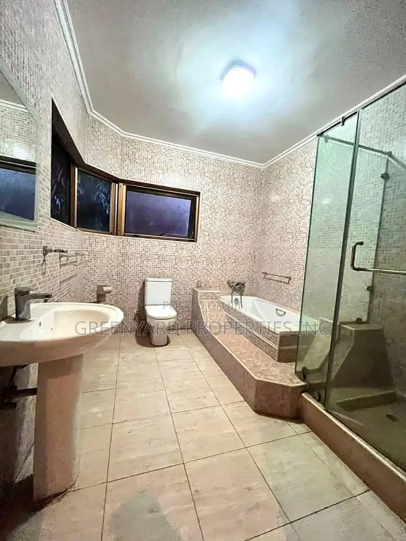4bdrm House in Us Embassy, Cantonments for rent