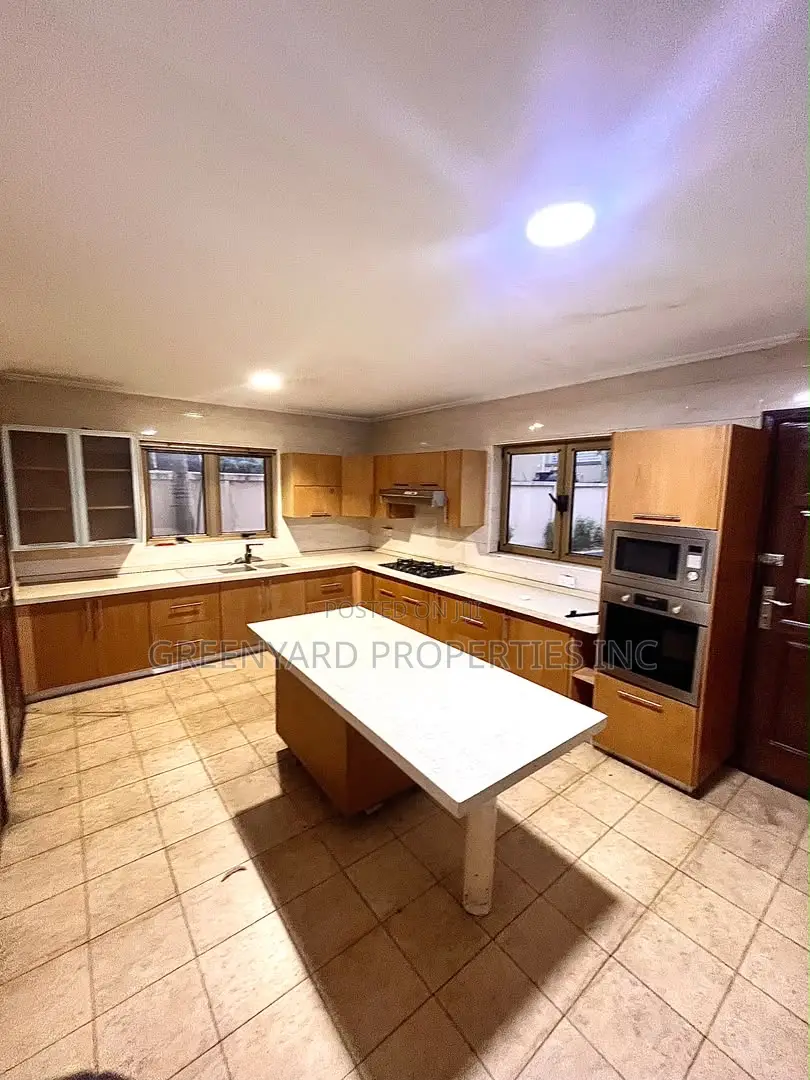 4bdrm House in Us Embassy, Cantonments for rent