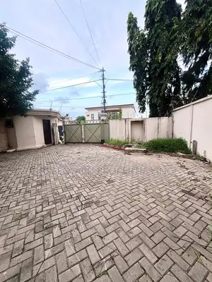 4bdrm House in Us Embassy, Cantonments for rent