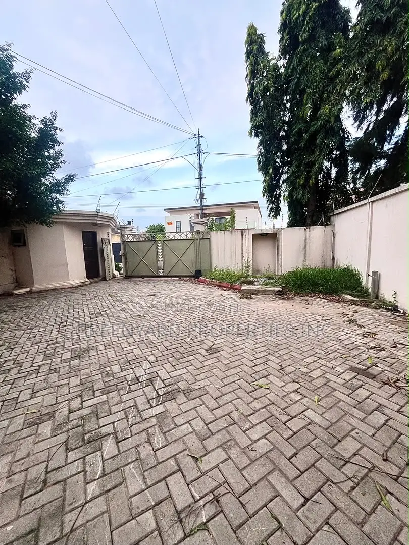 4bdrm House in Us Embassy, Cantonments for rent