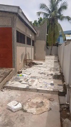 4bdrm House in Awoshei Joecat, Awoshie for rent