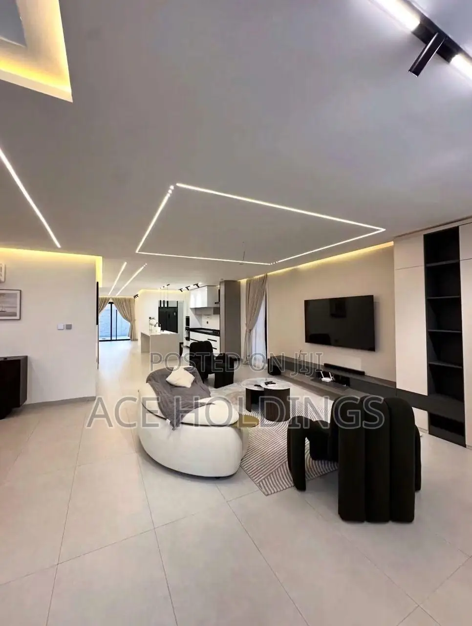 4bdrm Mansion in Adjiringanor, Adjiriganor for sale