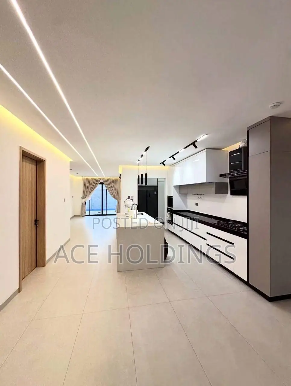 4bdrm Mansion in Adjiringanor, Adjiriganor for sale
