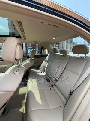 Mercedes-Benz C300 2014 Blue
