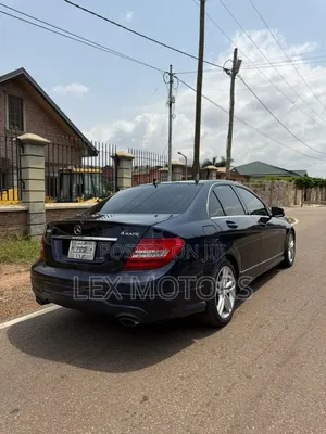 Mercedes-Benz C300 2014 Blue