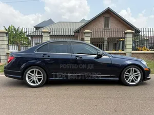 Mercedes-Benz C300 2014 Blue