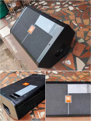 JBL Srx712m Two-Way Stage Monitors[Pair]
