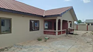 8bdrm Block of Flats in Mkpa Realty, Tamale Municipal for sale