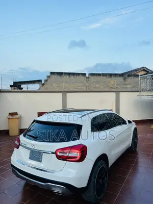 Mercedes-Benz GLA 250 2018 White