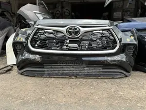 Toyota Highlander 2020-2023 Front Bumper Complete Available.