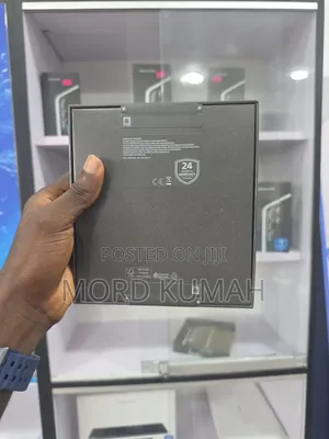New Samsung Z 16 GB Black