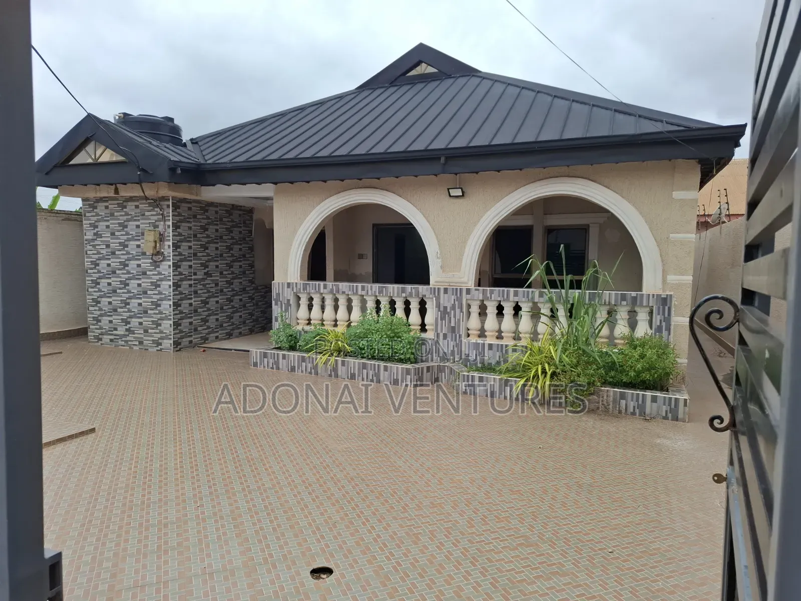 3bdrm House in Atasomanso, Kumasi Metropolitan for rent