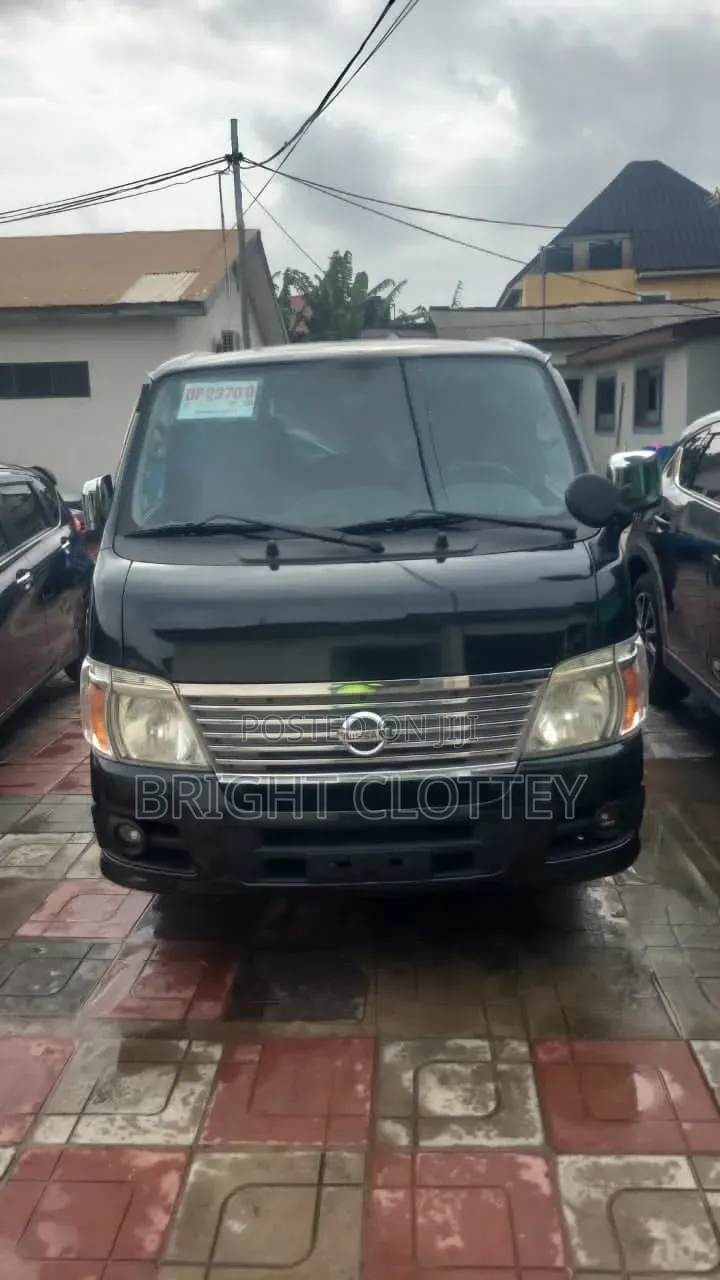 Nissan Caravan 2012 Black