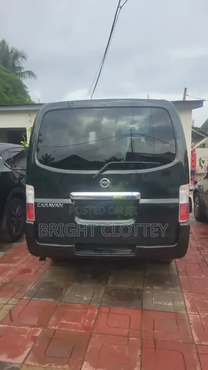 Nissan Caravan 2012 Black