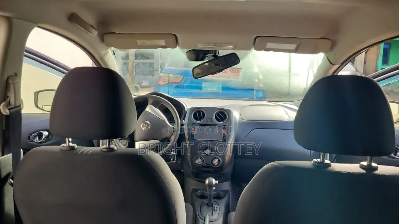Nissan Caravan 2012 Black