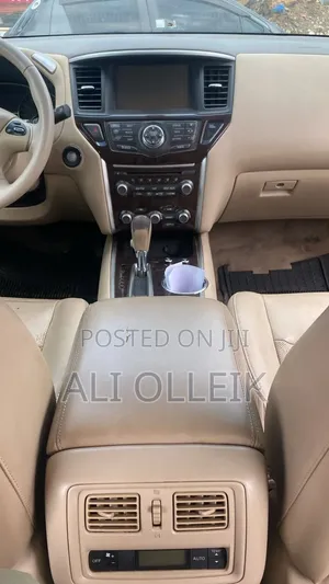 Nissan Pathfinder 2015 Blue