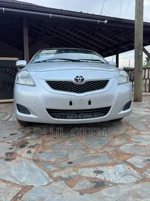Toyota Belta 2011 Silver