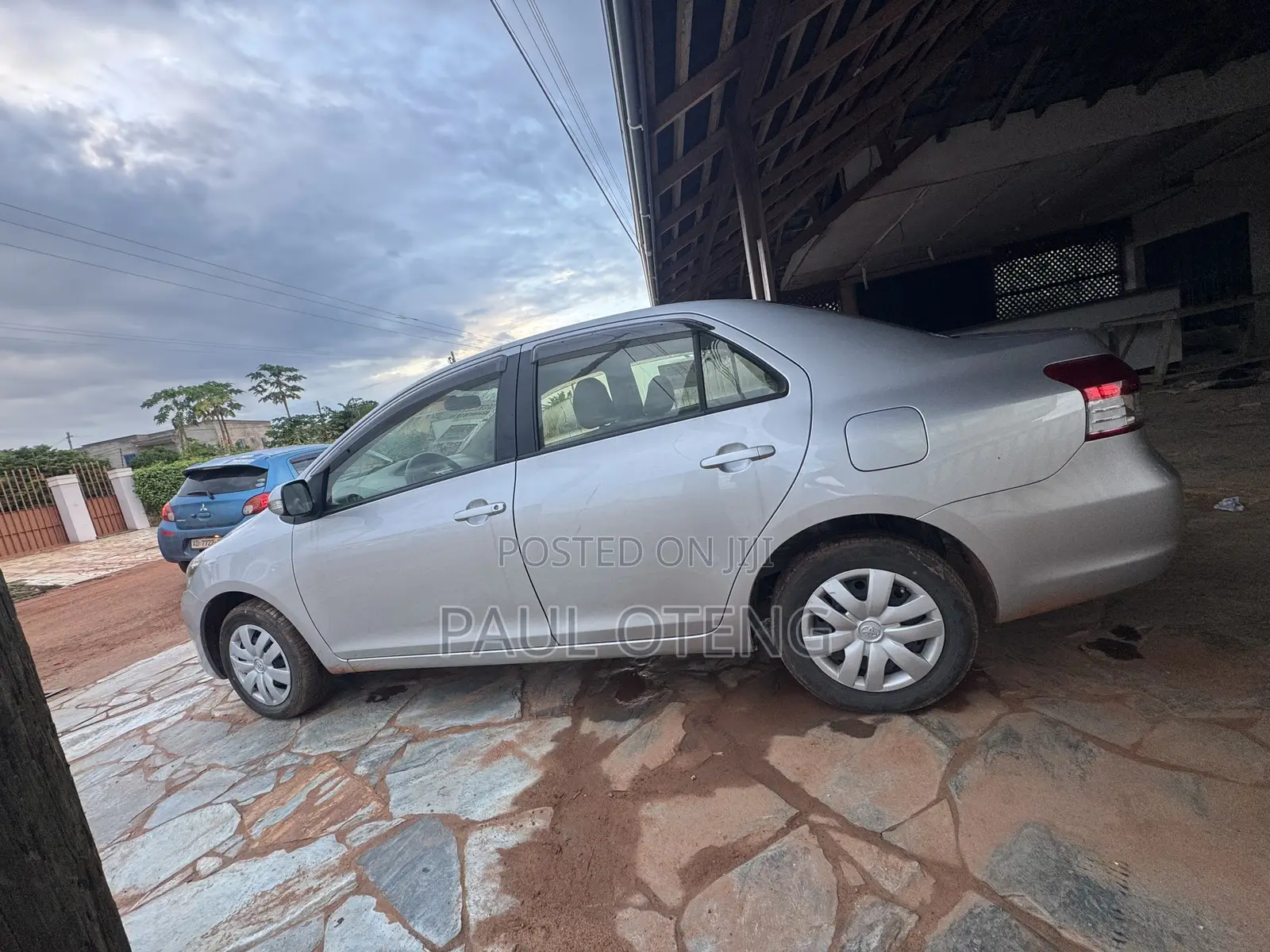 Toyota Belta 2011 Silver