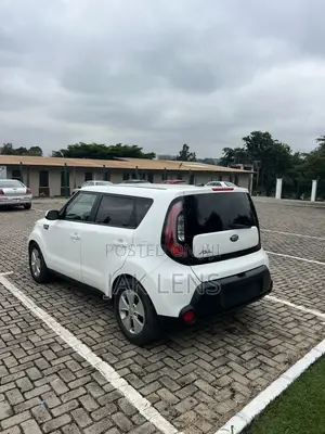 Kia Soul Base Hatchback 2016 White