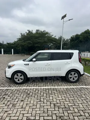 Kia Soul Base Hatchback 2016 White