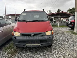 Toyota HiAce 2006 Red