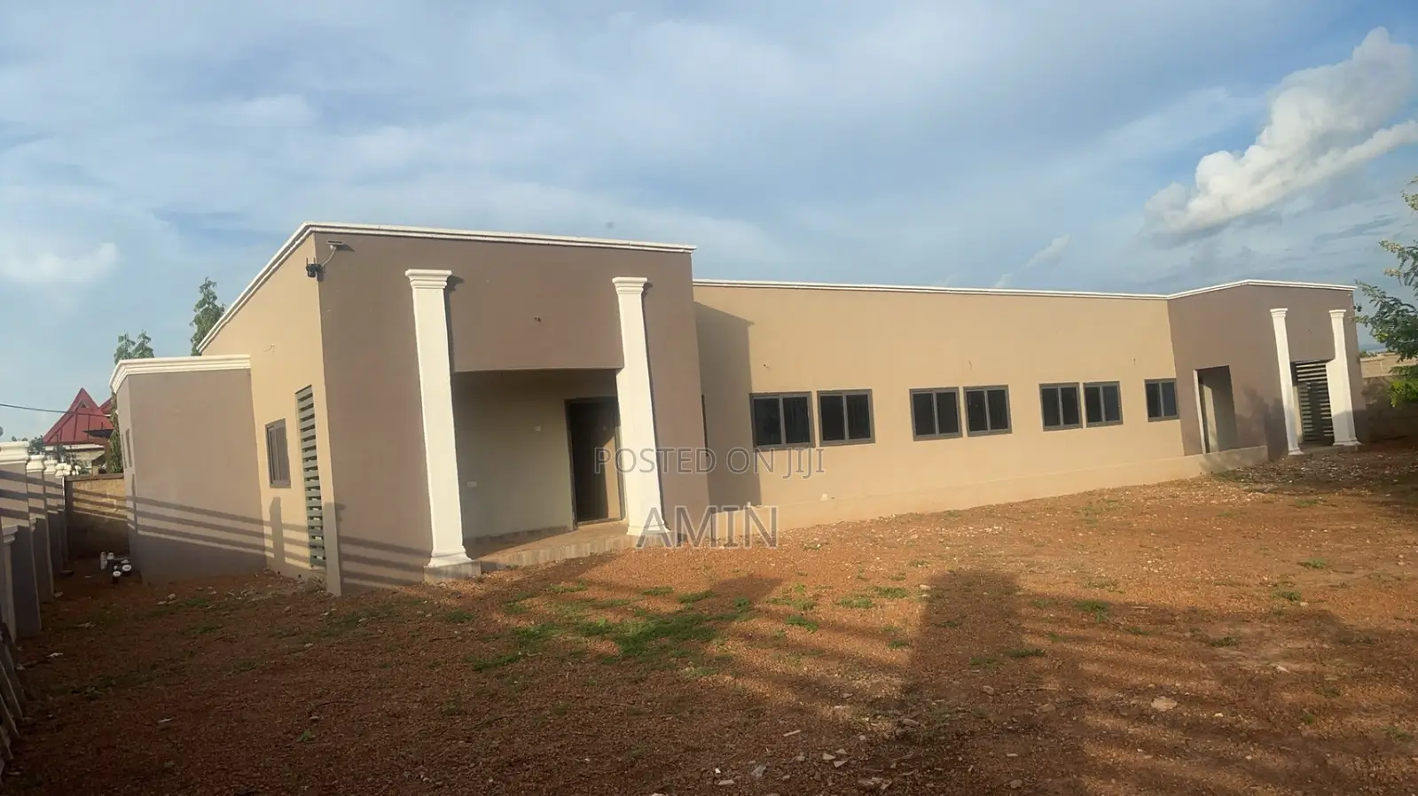 10bdrm House in Tamale Municipal for sale