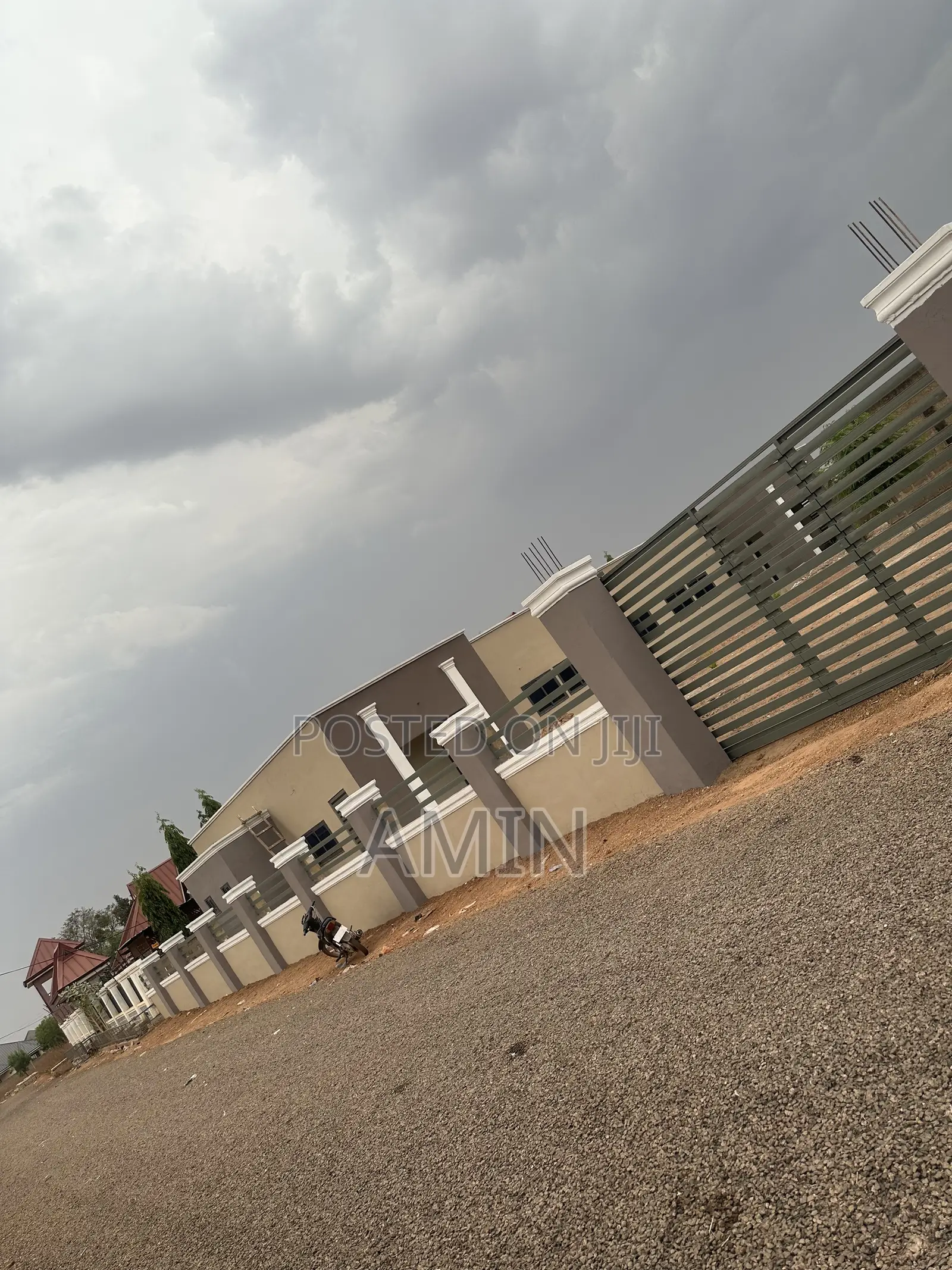 10bdrm House in Tamale Municipal for sale