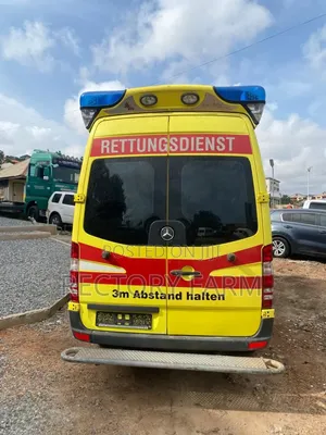 Mercedes-Benz Sprinter 2010 Yellow
