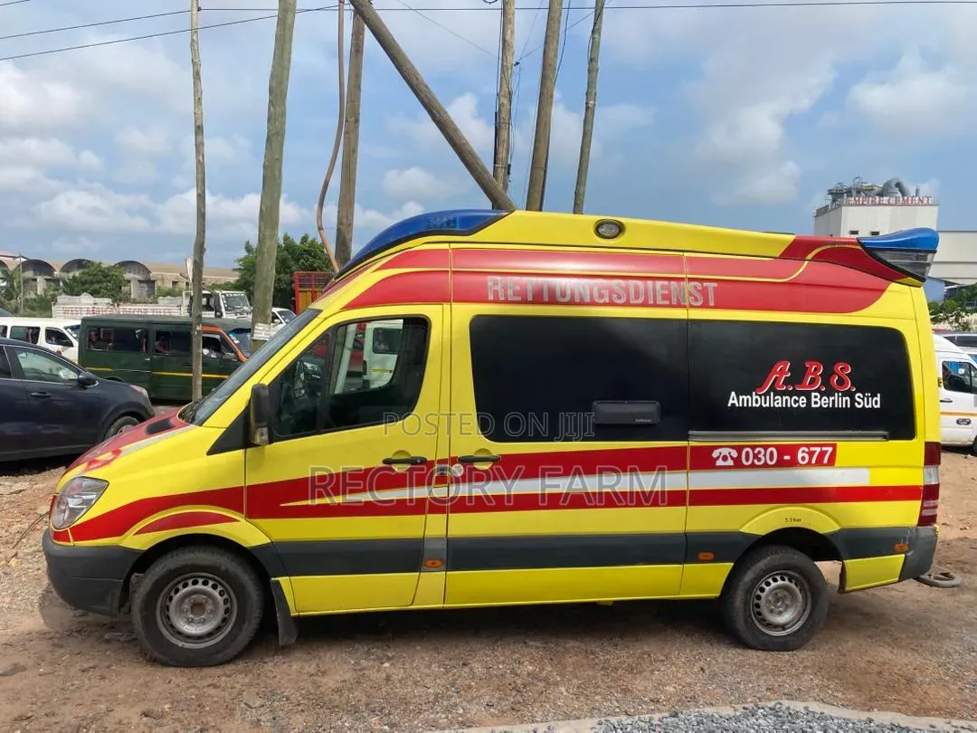 Mercedes-Benz Sprinter 2010 Yellow