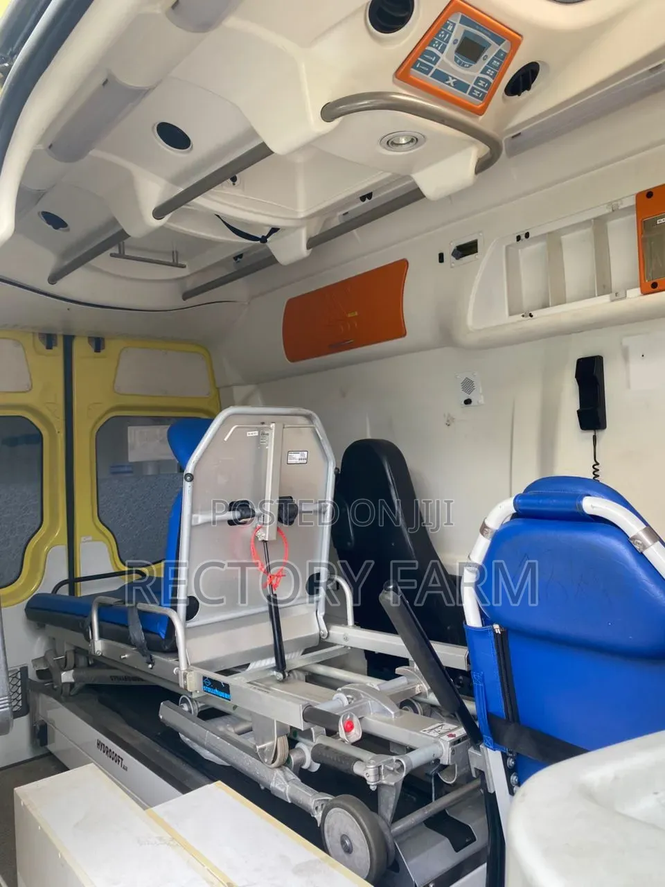 Mercedes-Benz Sprinter 2010 Yellow