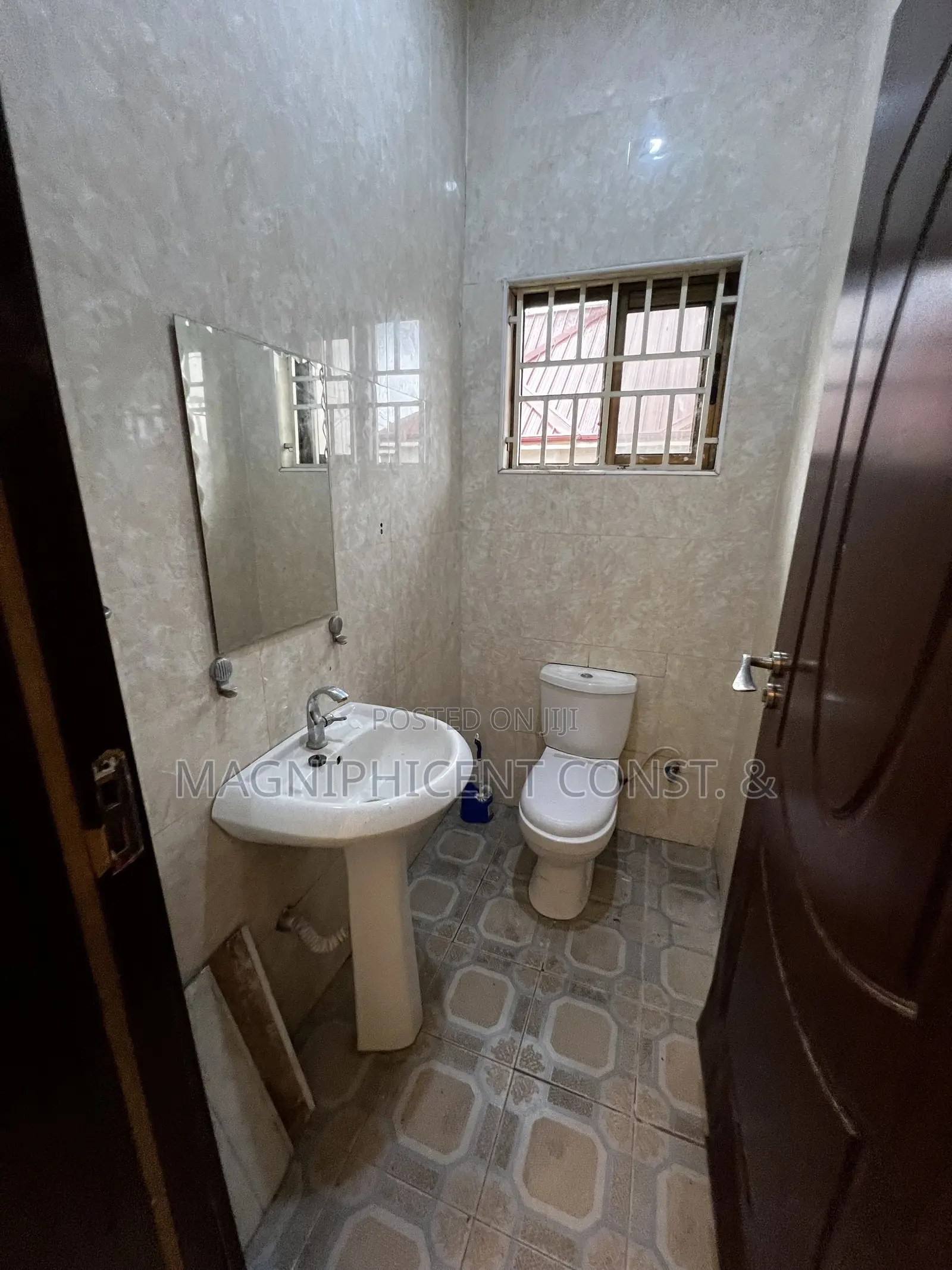 3bdrm House in Lakeside, Ashaley Botwe for rent