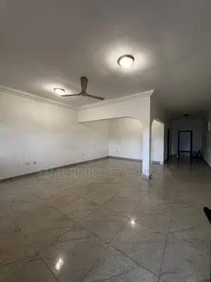 3bdrm House in Lakeside, Ashaley Botwe for rent