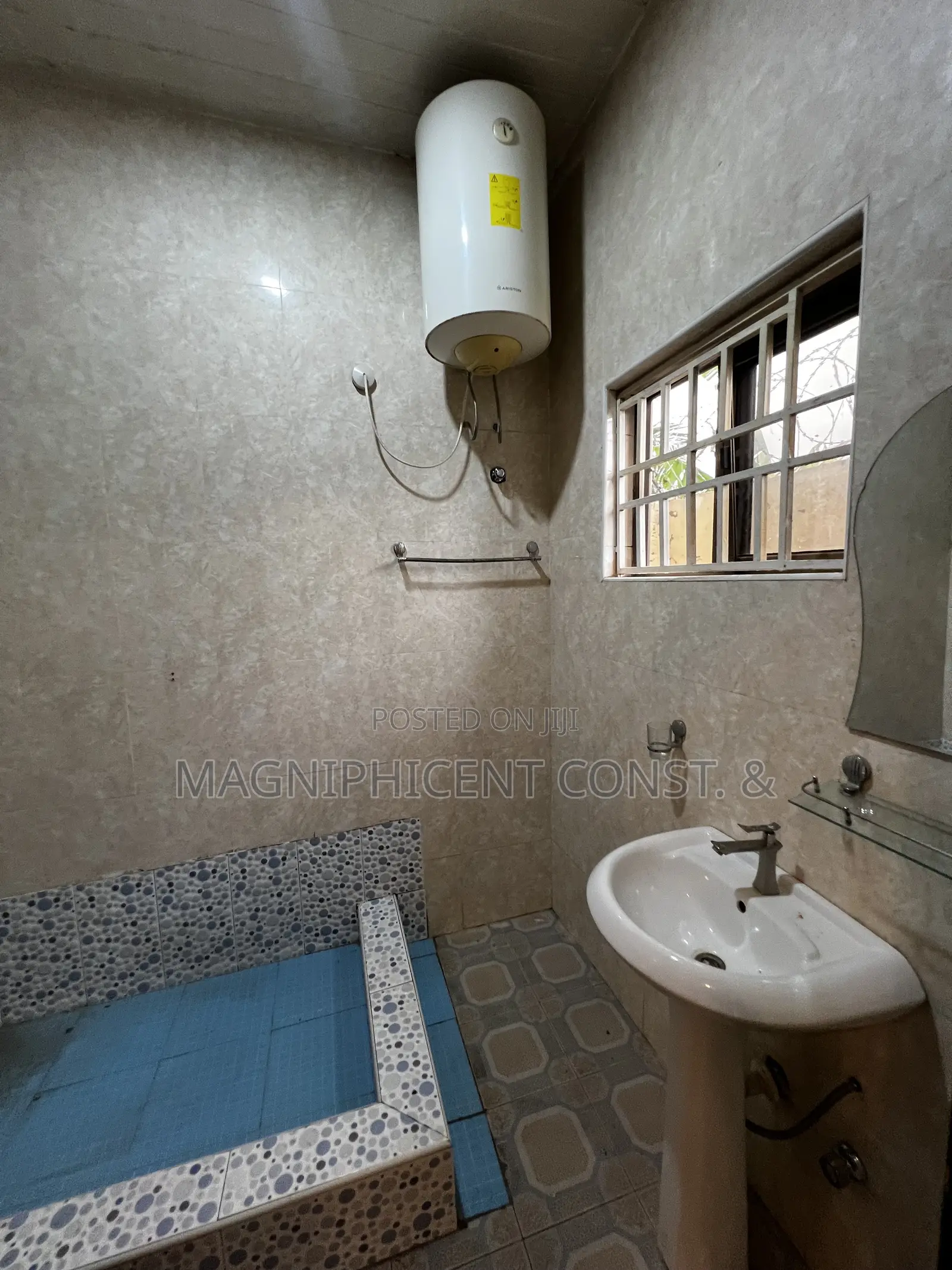3bdrm House in Lakeside, Ashaley Botwe for rent