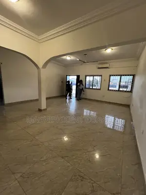 3bdrm House in Lakeside, Ashaley Botwe for rent