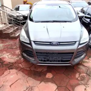 Ford Escape SE 4dr SUV AWD (1.6L 4cyl Turbo 6A) 2014 Gray