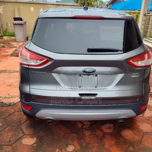 Ford Escape SE 4dr SUV AWD (1.6L 4cyl Turbo 6A) 2014 Gray