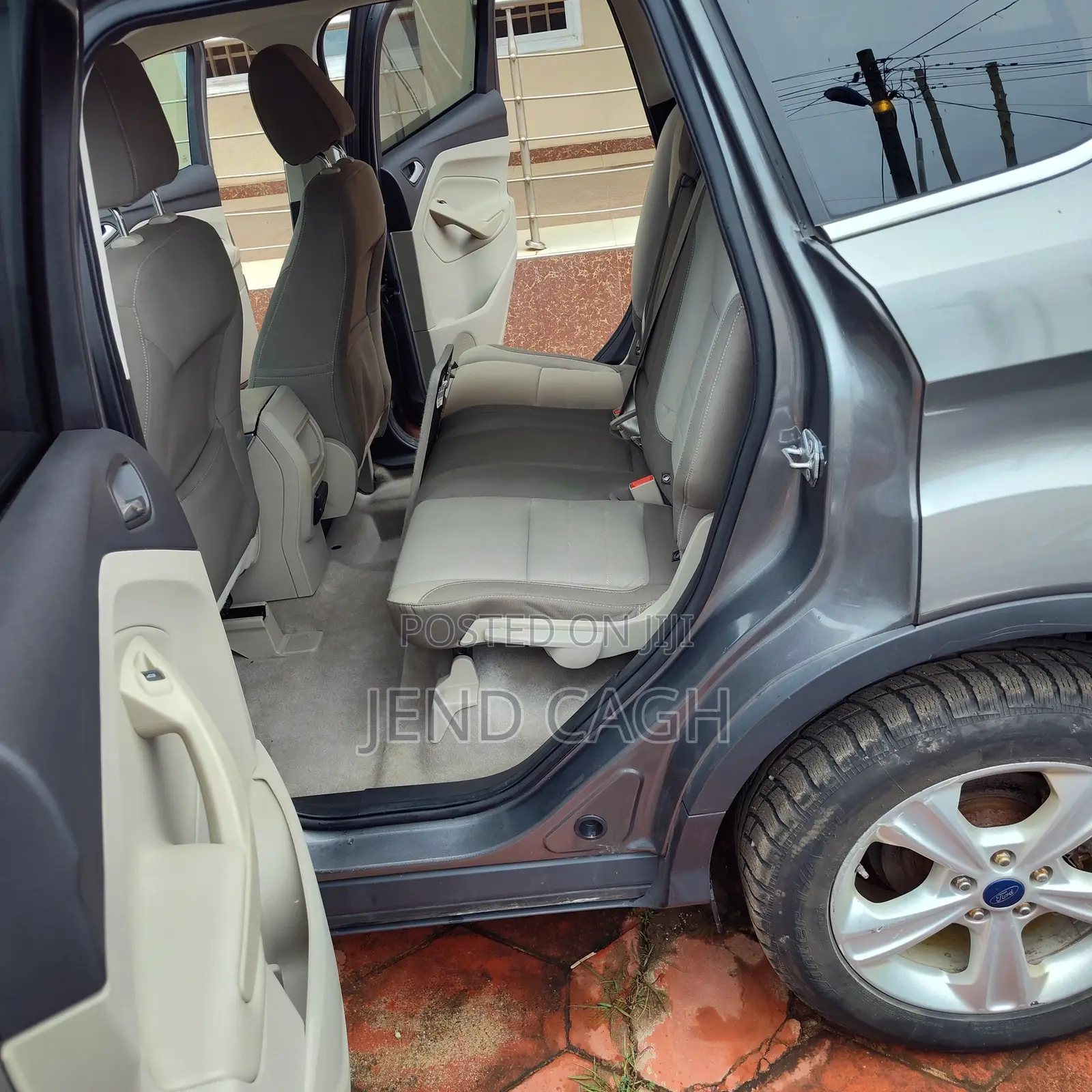 Ford Escape SE 4dr SUV AWD (1.6L 4cyl Turbo 6A) 2014 Gray
