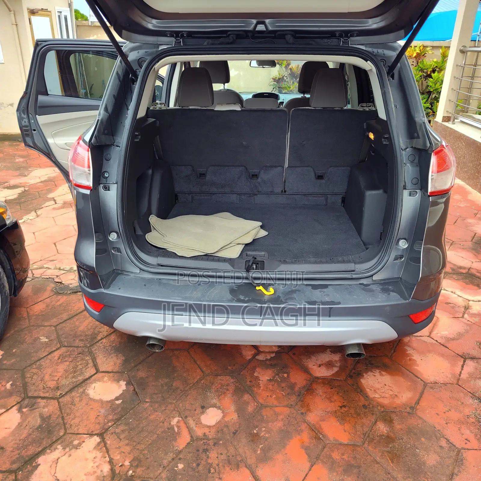 Ford Escape SE 4dr SUV AWD (1.6L 4cyl Turbo 6A) 2014 Gray