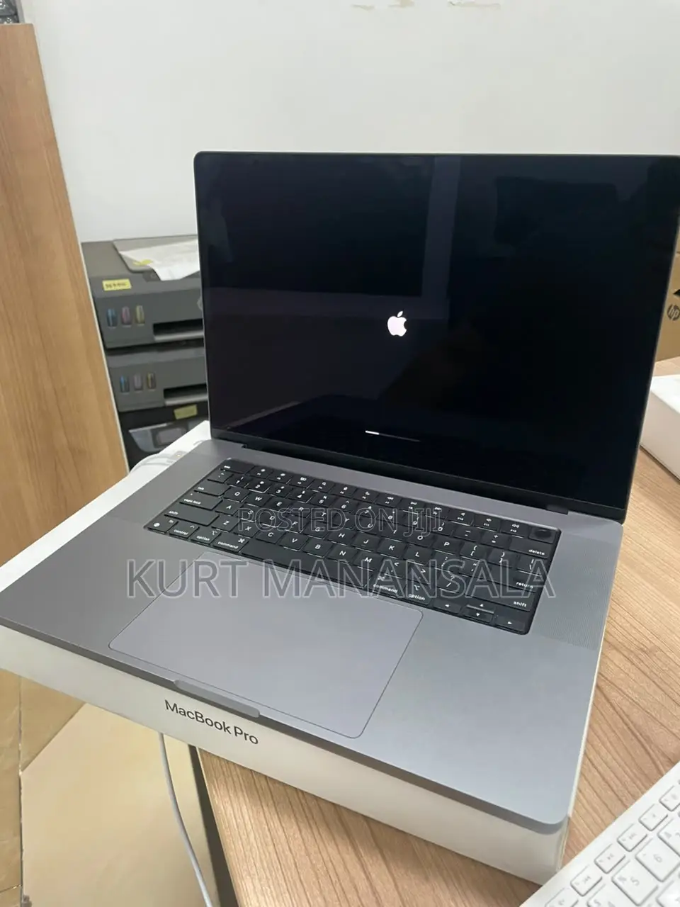 New Laptop Apple MacBook Pro 16GB Apple M1 Pro SSD 512GB