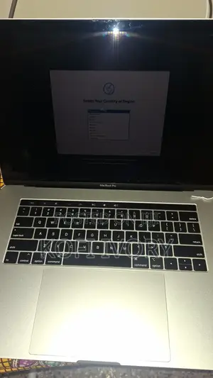 Laptop Apple MacBook Pro 2018 16GB Intel Core i9 SSD 512GB