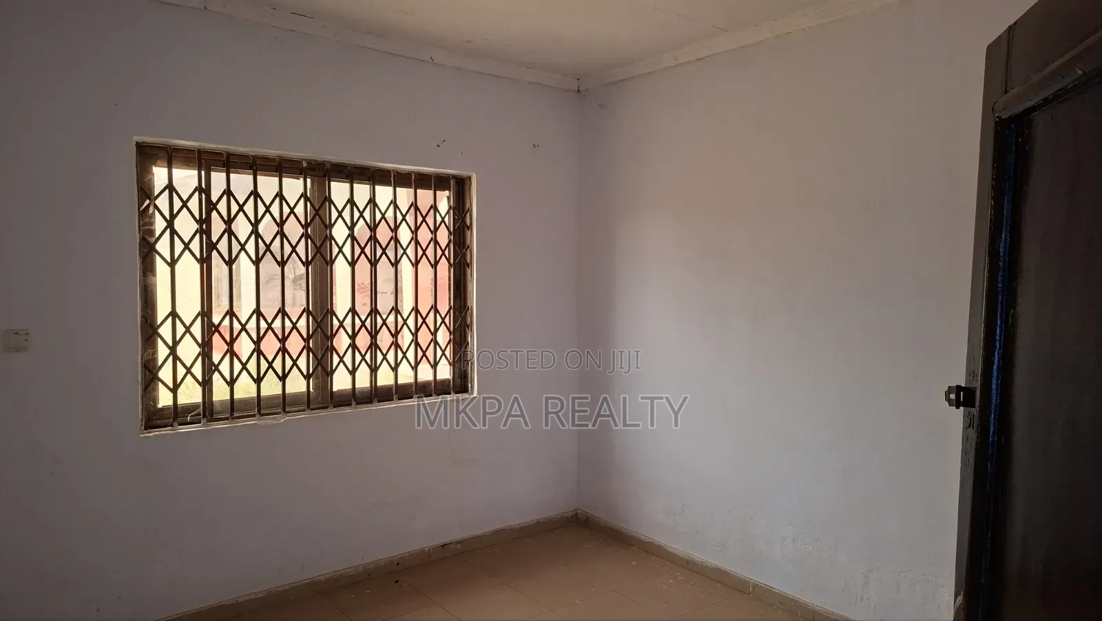 8bdrm Block of Flats in Mkpa Realty, Tamale Municipal for sale