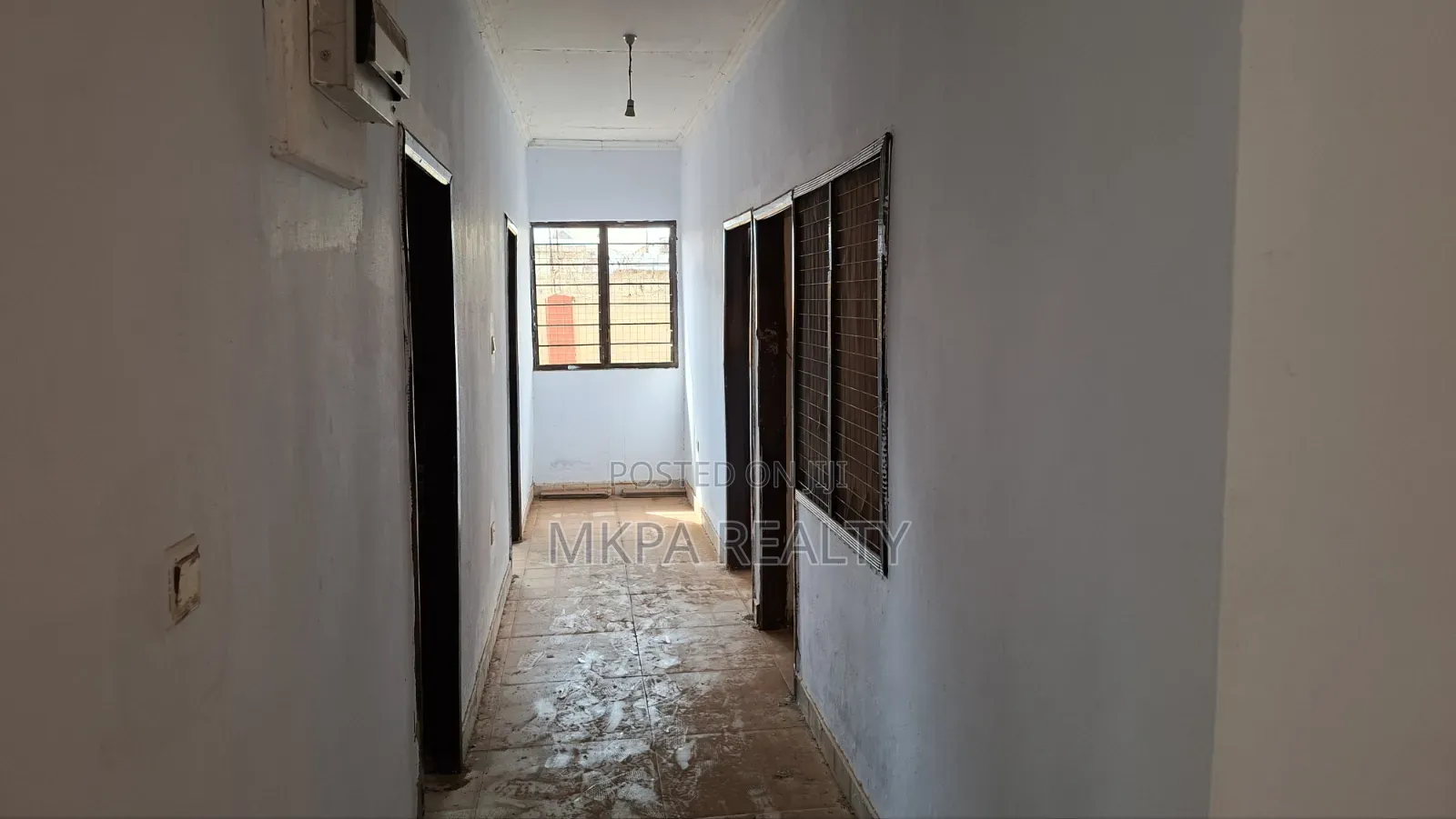 8bdrm Block of Flats in Mkpa Realty, Tamale Municipal for sale