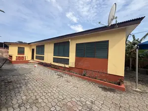 4bdrm Apartment in Awoshei Station, Awoshie for rent