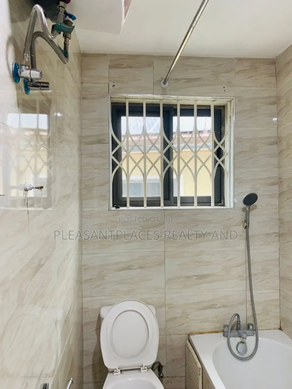 3bdrm Apartment in Pleasantplaces, Police Station for rent