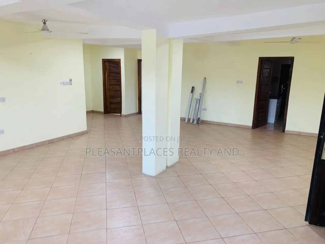 3bdrm Apartment in Pleasantplaces, Police Station for rent