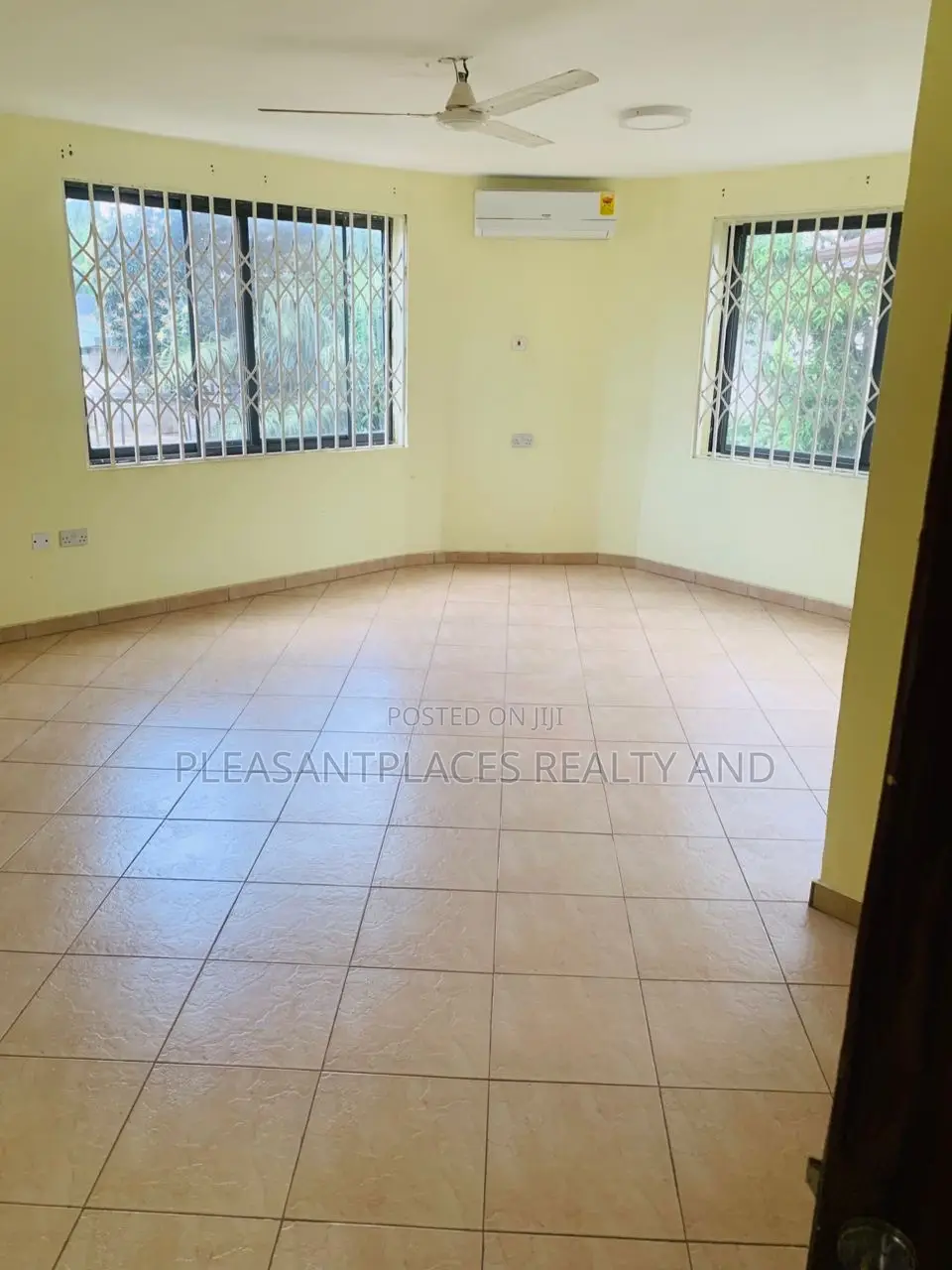 3bdrm Apartment in Pleasantplaces, Police Station for rent