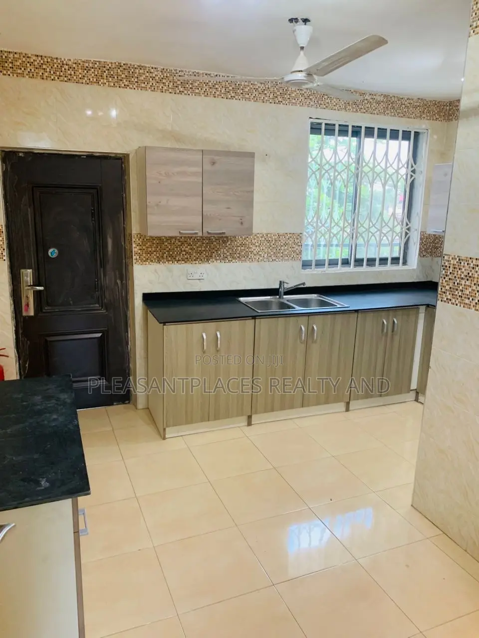 3bdrm Apartment in Pleasantplaces, Police Station for rent