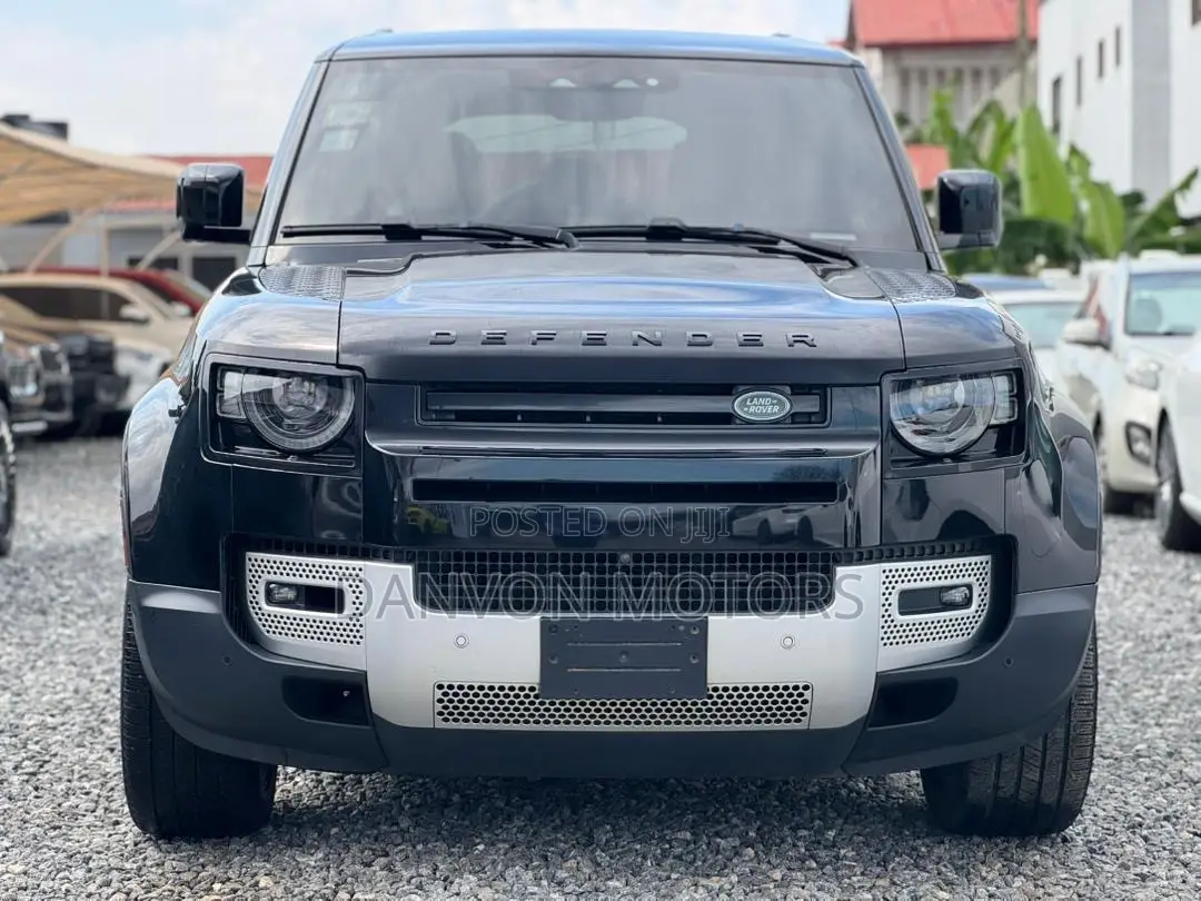 Land Rover Defender SE 2024 Black