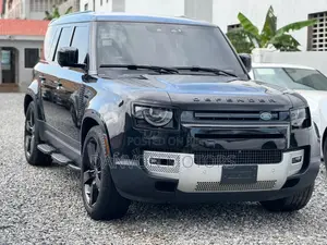 Land Rover Defender SE 2024 Black