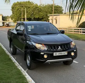 Mitsubishi L200 2016 Gray